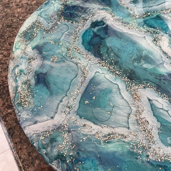 Hand made Resin design Lazy Suzy. - Picture 3 of 7